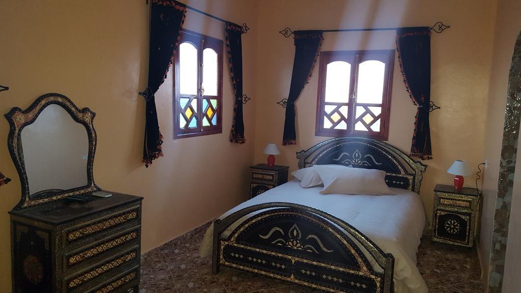 Dar Ilyana Hotell Ait Tiourhza Eksteriør bilde